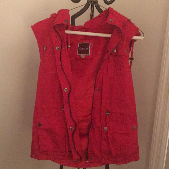 Red Vest - Picture 1 of 4